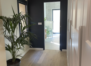 Chambre 1 couloir le Spacieux location saisonnière Aix-en-Provence