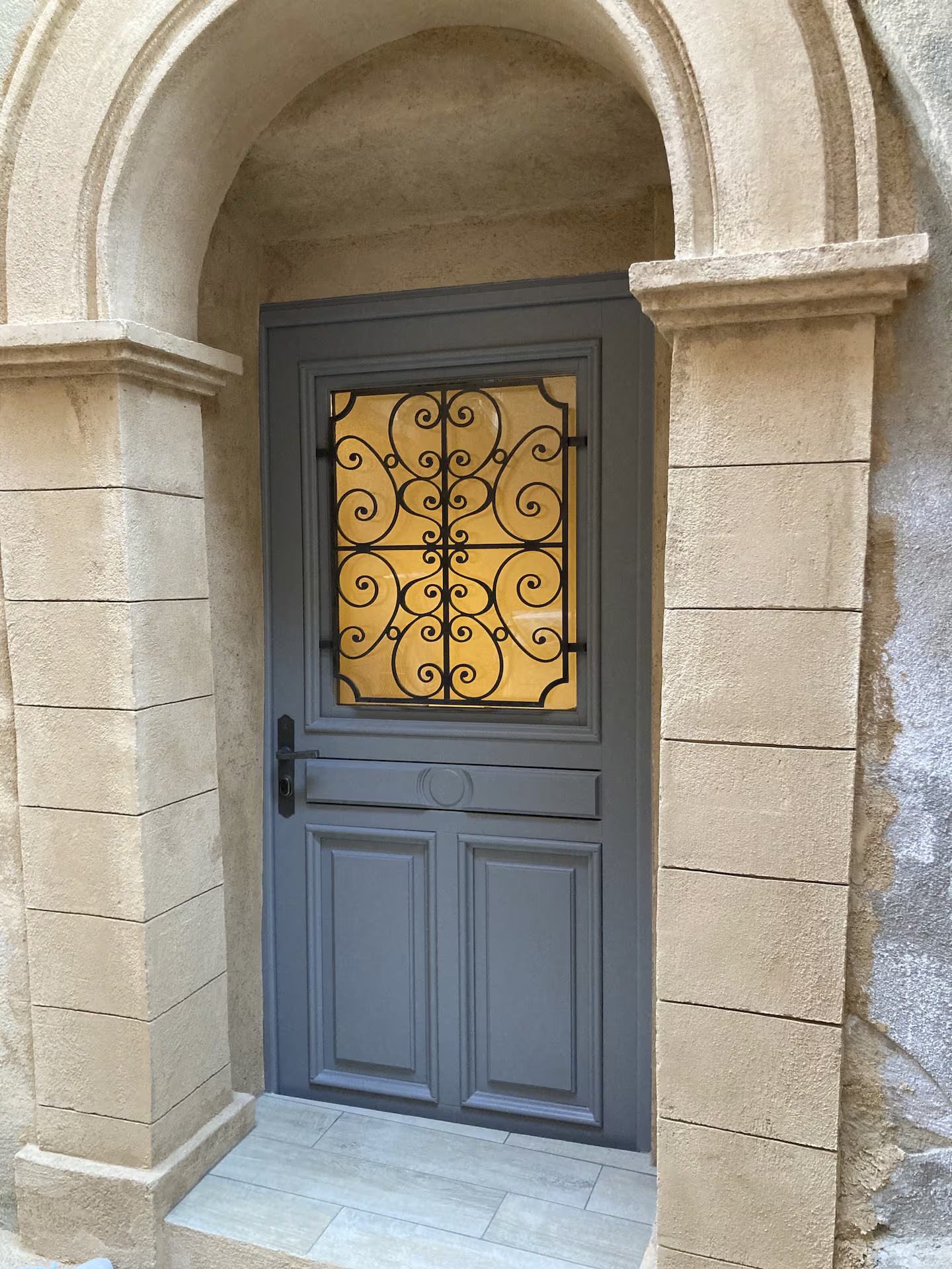 Entrée le Discret location saisonnière Aix-en-Provence